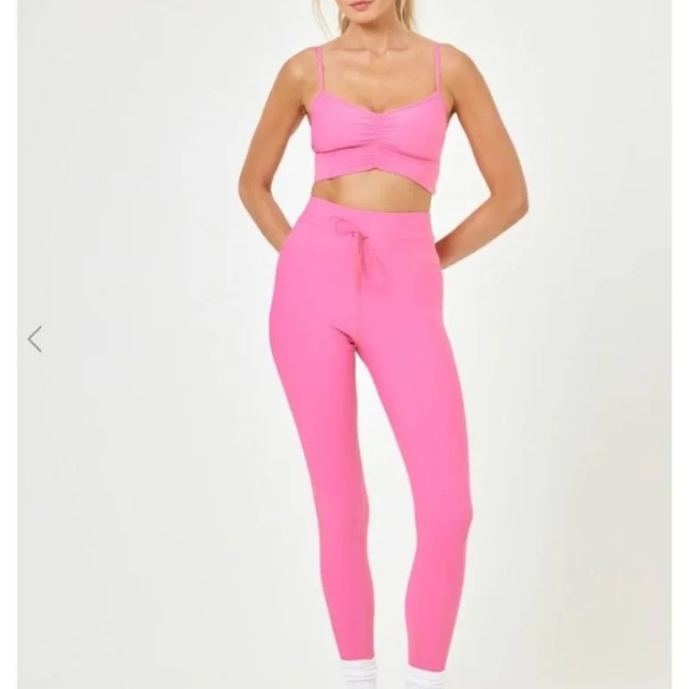 L*Space Active set in deep pink M